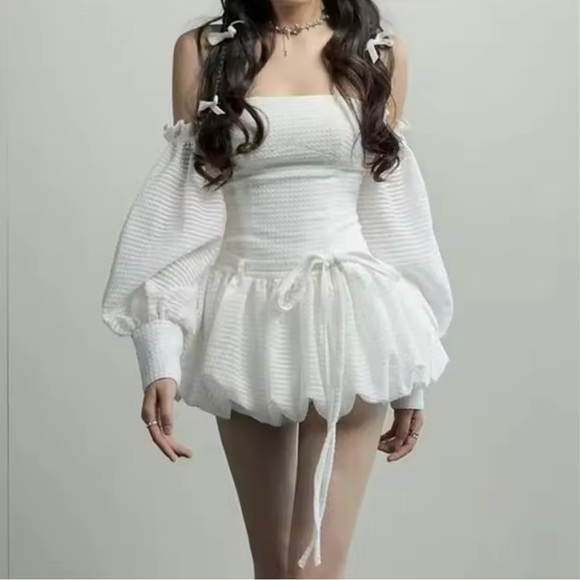 Dresses & Skirts - Puffed Sleeve White Bubble Skirt Tube Top Dress Size Small